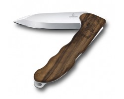 Нож Victorinox Hunter Pro, 136 мм, рукоять из орехового дерева (0.9411.63)